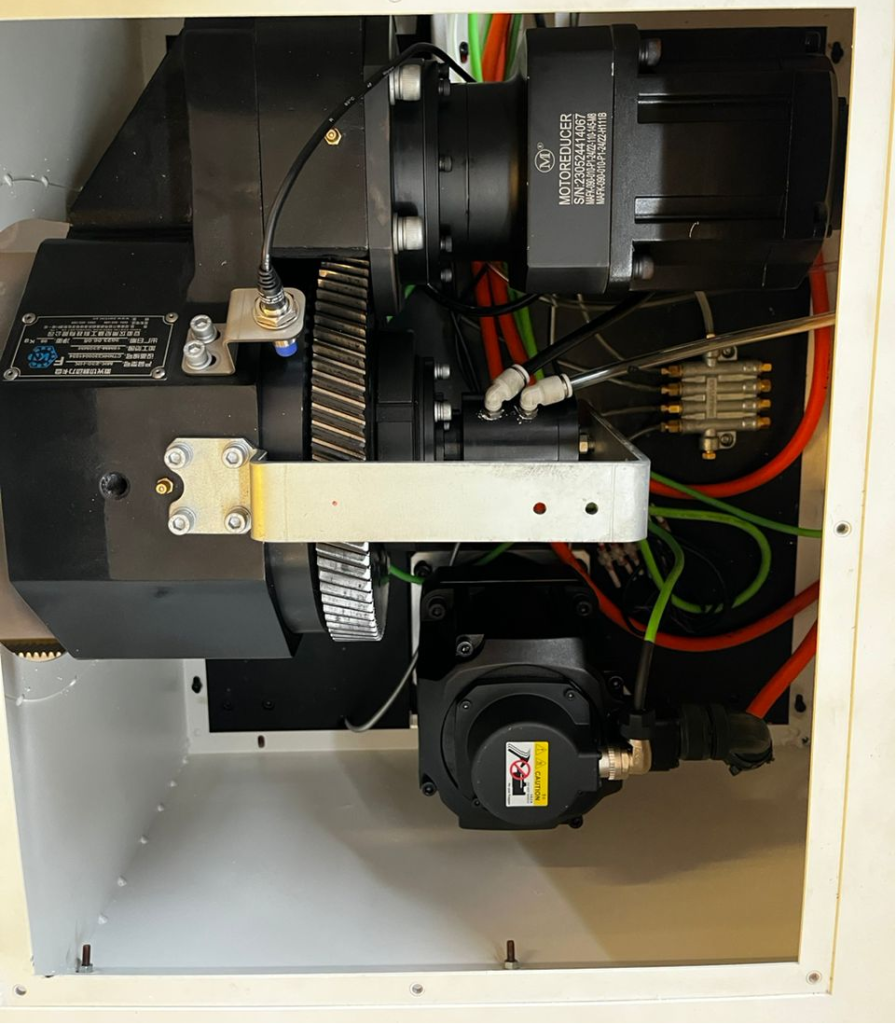 OPTICUT OC3015GT лазерный станок для резки листа и труб  OPTICUT OC3015GT лазерный станок для резки листа и труб